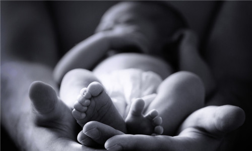 试管婴儿怀孕多久才能做思维彩超呢？